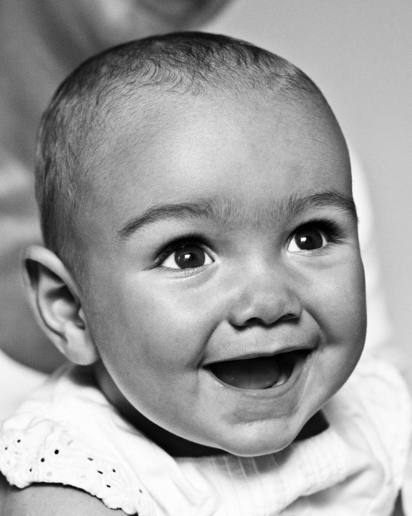 Nahaufnahme eines Babygesichts beim Baby Fotoshooting in Hamburg-Altona