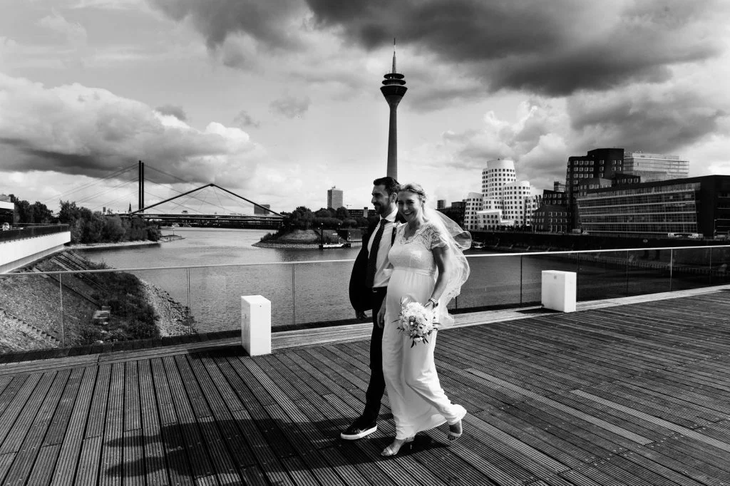 Hochzeitsportraits in Düsseldorf am Rhein