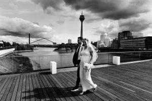 Hochzeitsportraits in Düsseldorf am Rhein